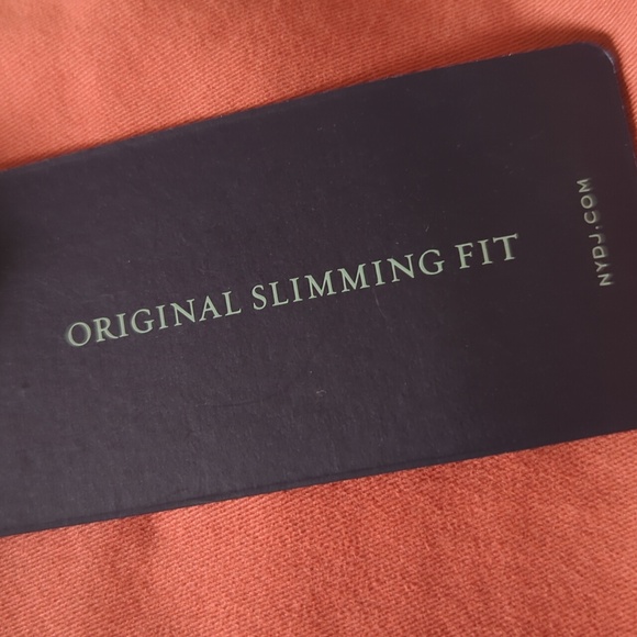 NYDJ Original Slimming Fit Ankle Jean in VRose 8 - Picture 14 of 15